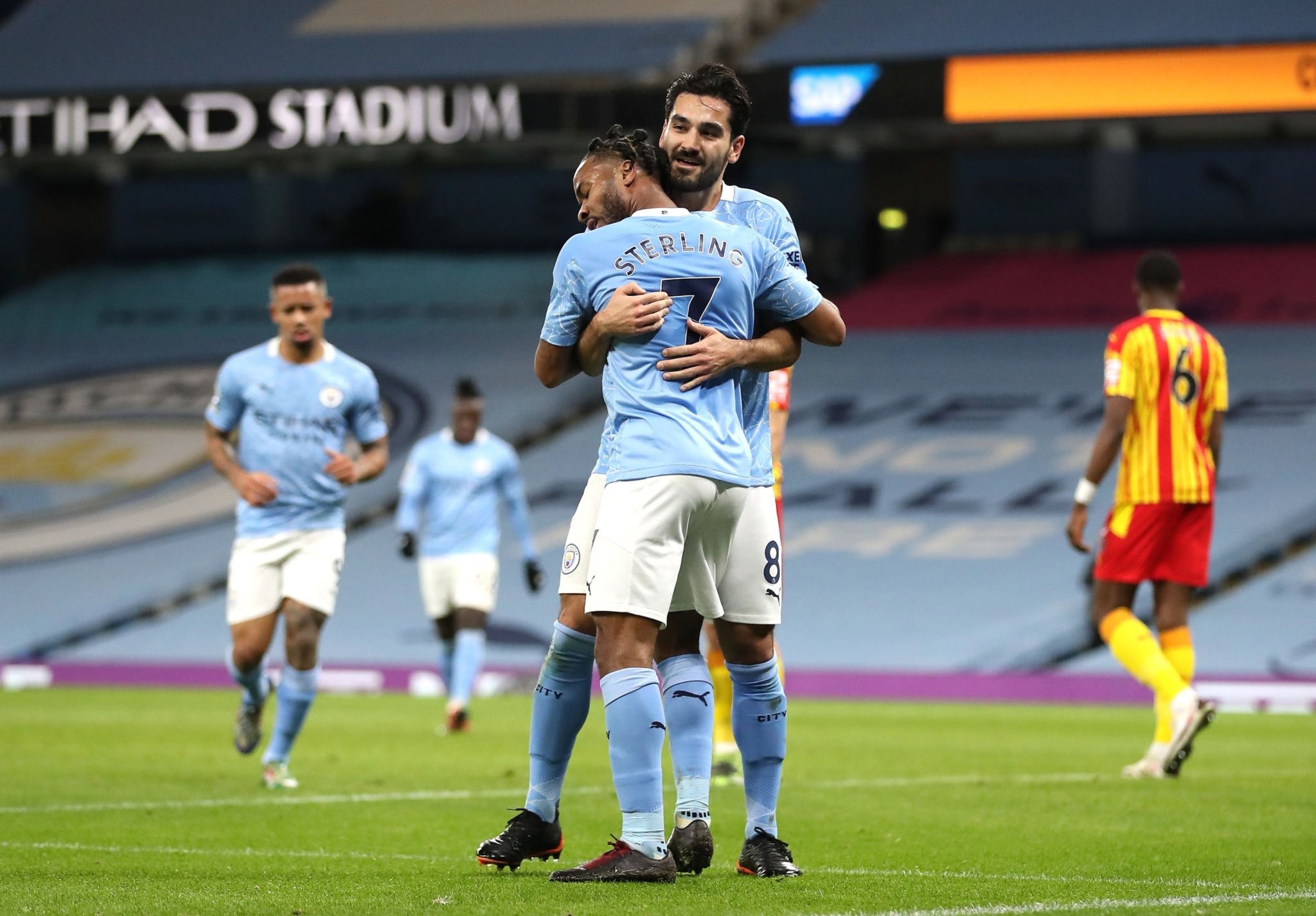 員在賽場上 員在賽場上